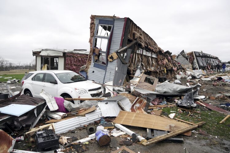 Tornadoes kill 3 and leave trails of destruction in the central US ...